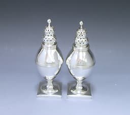 A Pair of George III Antique Silver Peppers 1
