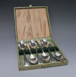 Cased Set of Teaspoons 1