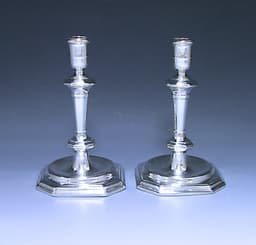 A Pair of Queen Anne Sterling Cast Silver Candlesticks 1