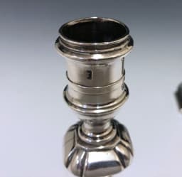 W57x28hW