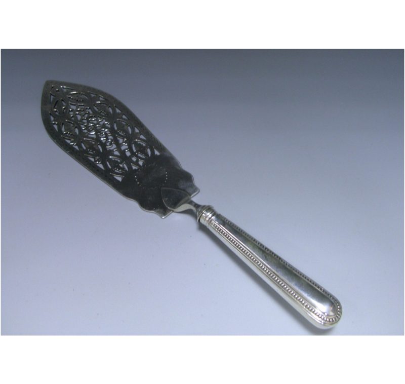 A George III Antique Silver Fish / Pastry Slice